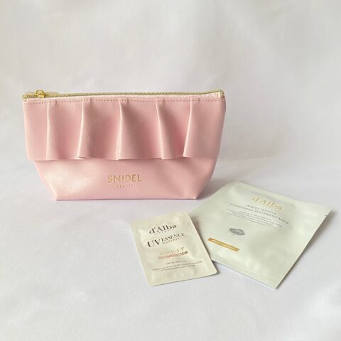 【フラゲレビュー】sweet（スウィート） 2025年6月号増刊《特別付録》SNIDEL BEAUTY ＆ d’Alba [スナイデル ビューティ & ダルバ] ピンクフリルポーチ＆コスメ2点セット