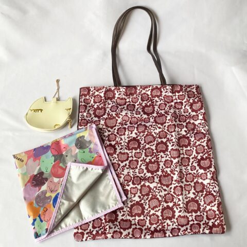 【フラゲレビュー】大人のおしゃれ手帖 2025年10月号《特別付録》tsumori chisato [ツモリチサト] トートバッグ／保冷風呂敷／ポーチ ネコがいっぱい！ 豪華3点セット