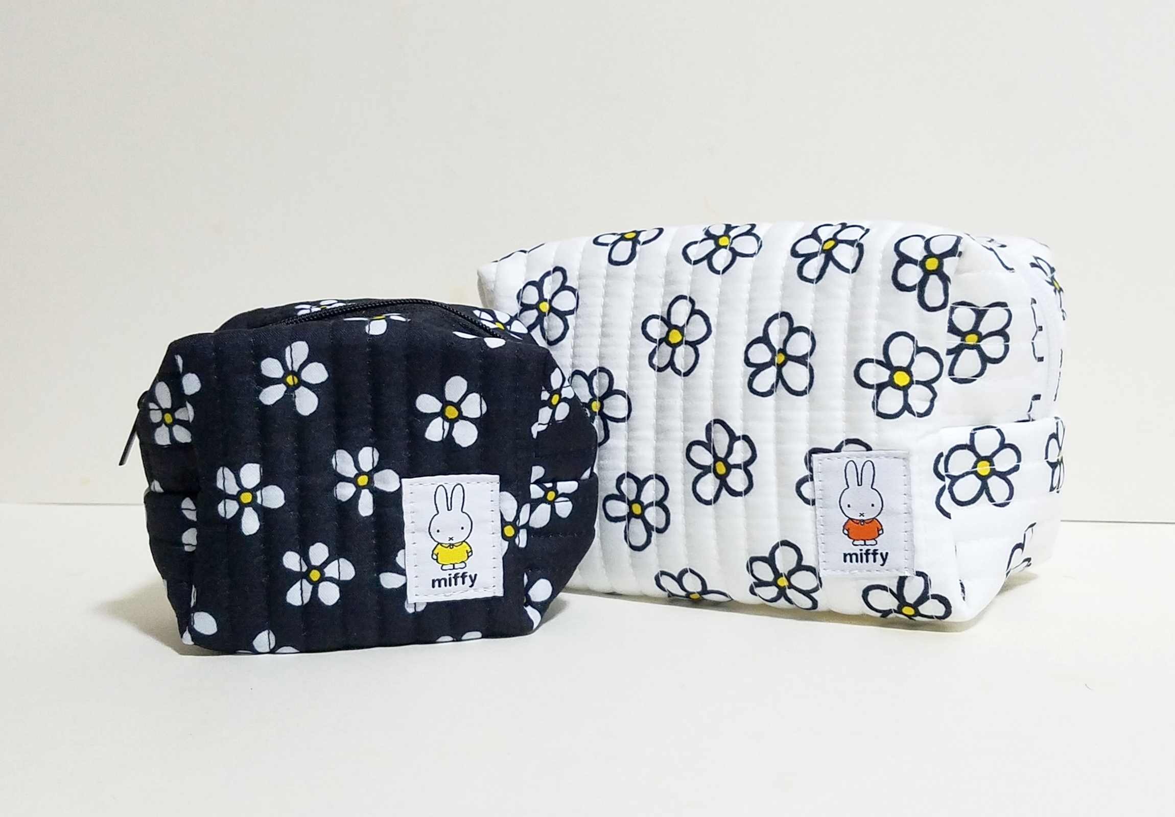 靉光、編み物をする女、希少な額装用画集より、美品、新品額装付 靉光、花、希少な額装用画集より、美品、新品額装付 - メルカリ