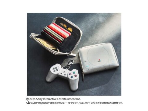 【次号予告】MonoMaster（モノマスター）2025年11月号増刊《特別付録》初代「PlayStation」モチーフの じゃばら式財布＆コントローラーの 握れるマスコットキーホルダー
